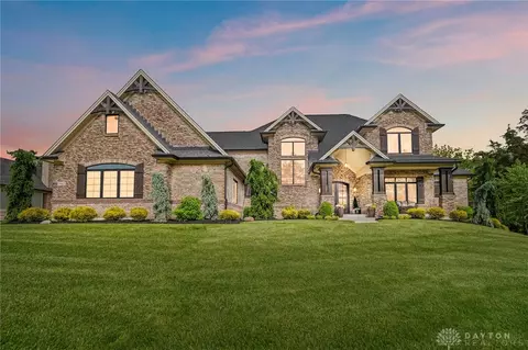 7902 Locust Grove Ct, Springboro, OH 45066