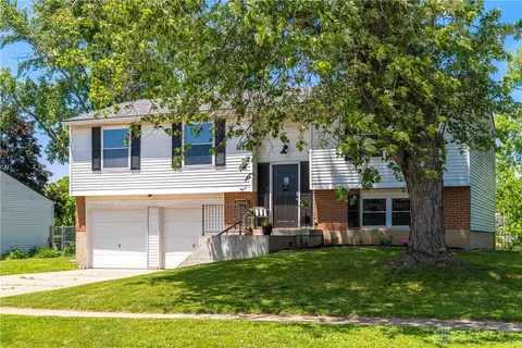 610 W Market St, Springboro, OH 45066