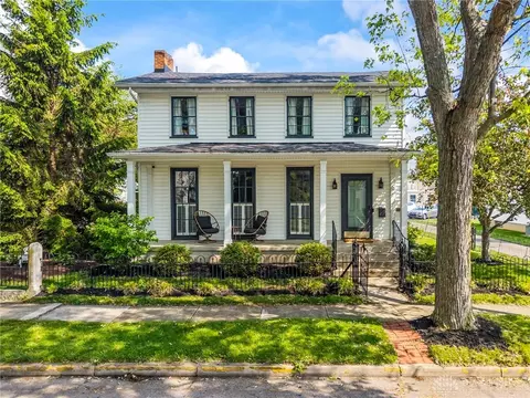 13 E Dow St, Tipp City, OH 45371