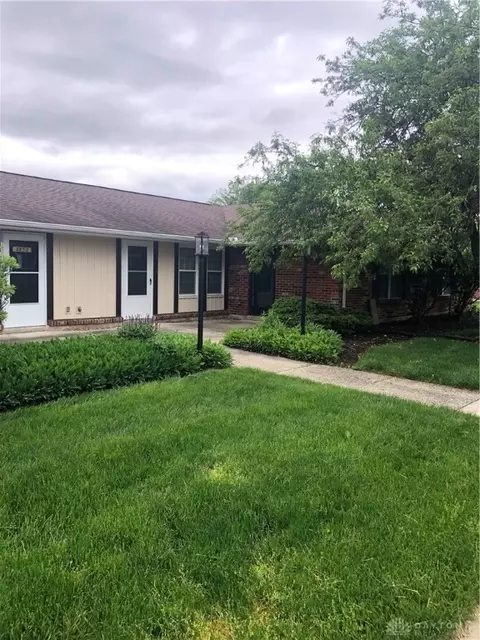 8836 Washington Colony Dr, Dayton, OH 45458