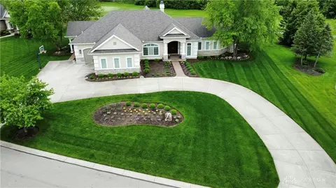 Exterior - 1192 Waters Edge Dr, Centerville, OH 45458 photo 2 of 26
