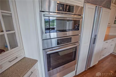 Kitchen - 1192 Waters Edge Dr, Centerville, OH 45458 photo 4 of 7