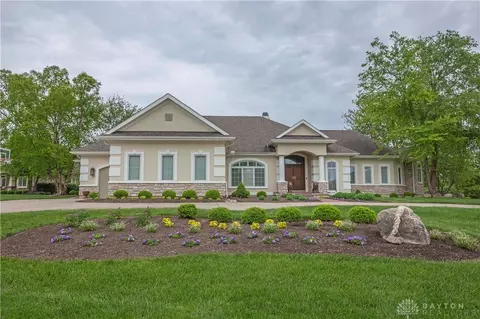 Exterior - 1192 Waters Edge Dr, Centerville, OH 45458 photo 4 of 26