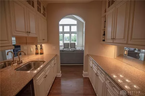 Kitchen - 1192 Waters Edge Dr, Centerville, OH 45458 photo 1 of 7