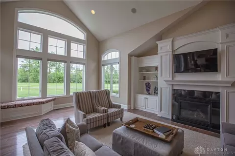 Living - 1192 Waters Edge Dr, Centerville, OH 45458 photo 3 of 7