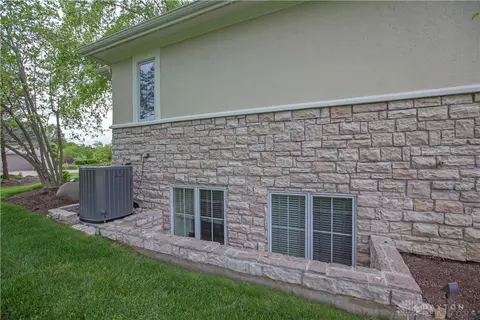 Exterior - 1192 Waters Edge Dr, Centerville, OH 45458 photo 25 of 26