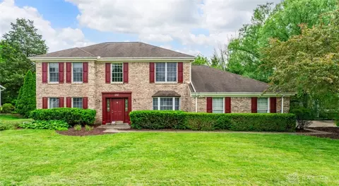 1747 Maple Ln, Dayton, OH 45432