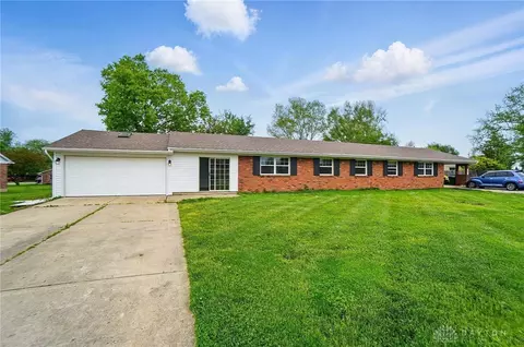 3517 Mary Ann Dr, Lebanon, OH 45036