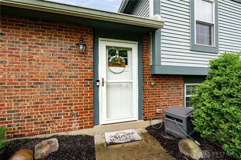 Entry Way - 490 Queensgate Rd, Springboro, OH 45066 photo 7 of 7