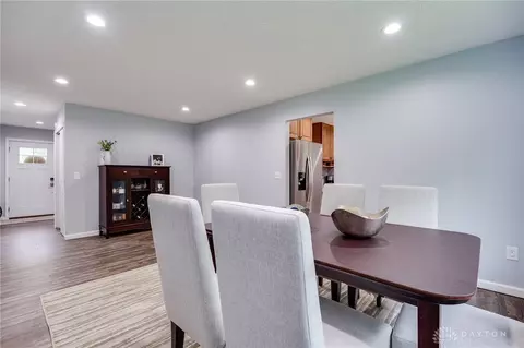 Dining - 490 Queensgate Rd, Springboro, OH 45066 photo 3 of 3