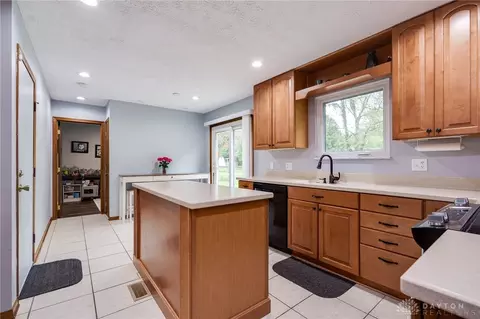 Kitchen - 490 Queensgate Rd, Springboro, OH 45066 photo 1 of 6