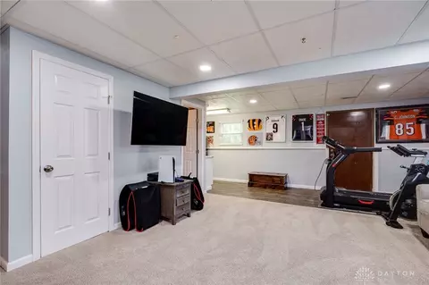 Entry Way - 490 Queensgate Rd, Springboro, OH 45066 photo 6 of 7