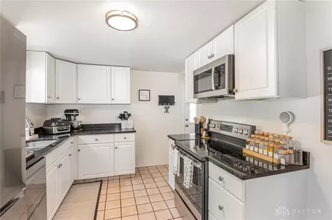1483 S Burnett Rd, Springfield, OH 45505 photo 7