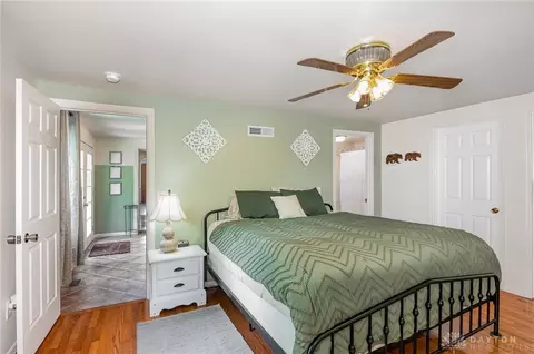 1483 S Burnett Rd, Springfield, OH 45505 photo 9