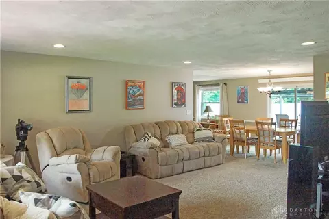 4948 Arrowhead Dr, Kettering, OH 45440 photo 5