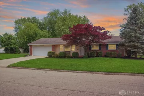 4948 Arrowhead Dr, Kettering, OH 45440
