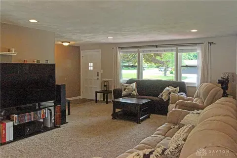4948 Arrowhead Dr, Kettering, OH 45440 photo 6