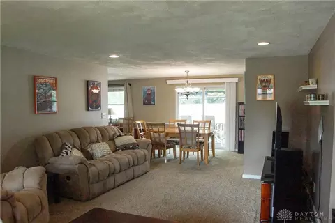 4948 Arrowhead Dr, Kettering, OH 45440 photo 7