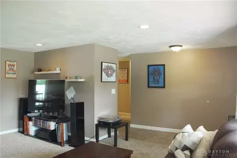 4948 Arrowhead Dr, Kettering, OH 45440 photo 9