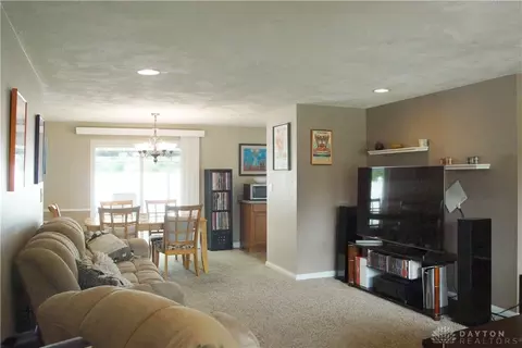 4948 Arrowhead Dr, Kettering, OH 45440 photo 8