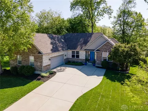 9300 Somerset Ct, Centerville, OH 45458