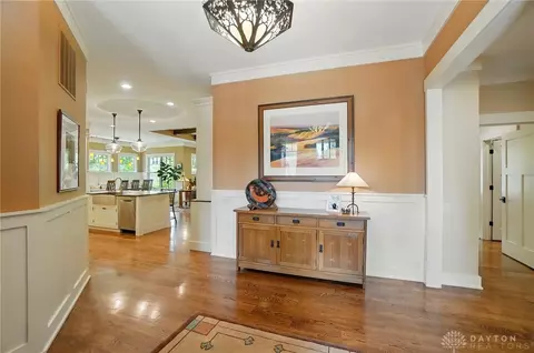 Entry Way - 7502 Euclid Ave, Cincinnati, OH 45243 photo 4 of 8