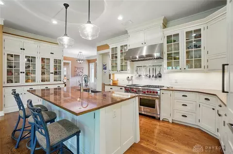 Kitchen - 7502 Euclid Ave, Cincinnati, OH 45243 photo 6 of 8