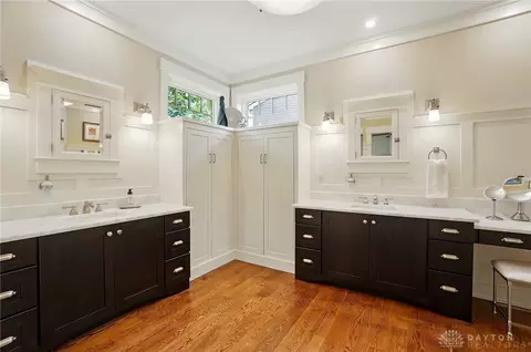 Bath - 7502 Euclid Ave, Cincinnati, OH 45243 photo 1 of 5