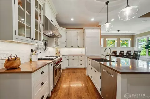 Kitchen - 7502 Euclid Ave, Cincinnati, OH 45243 photo 5 of 8