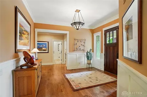 Entry Way - 7502 Euclid Ave, Cincinnati, OH 45243 photo 2 of 8