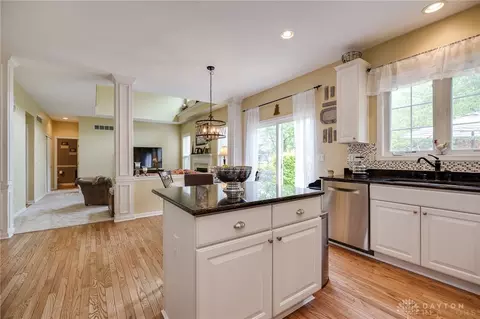 Kitchen - 280 Thomas Dr, Springboro, OH 45066 photo 5 of 5