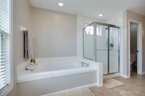 Bath - 280 Thomas Dr, Springboro, OH 45066 photo 4 of 8