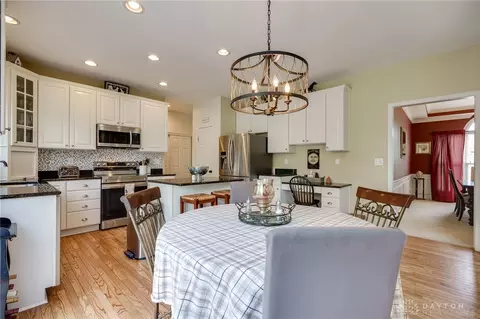 Kitchen - 280 Thomas Dr, Springboro, OH 45066 photo 2 of 5