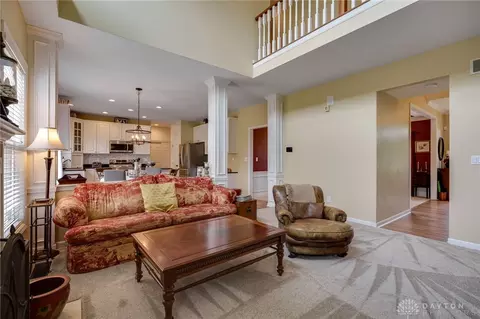 Living - 280 Thomas Dr, Springboro, OH 45066 photo 2 of 4