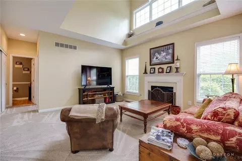 Living - 280 Thomas Dr, Springboro, OH 45066 photo 1 of 4