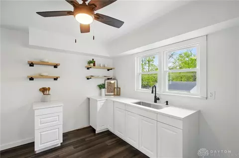 Kitchen - 1730 Miracle Mile, Springfield, OH 45503 photo 2 of 4