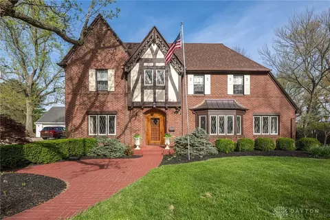 15 Peterson Pl, Wilmington, OH 45177