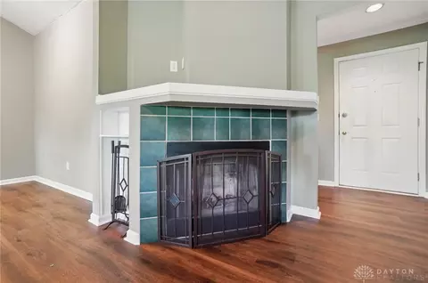 Living - 1175 Captains Brg, Dayton, OH 45458 photo 3 of 6