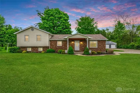 4508 Heckathorn Rd, Brookville, OH 45309