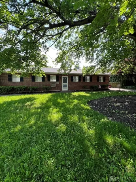 4498 Sunray Rd, Kettering, OH 45429