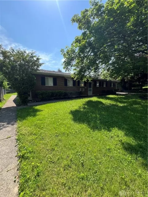 4498 Sunray Rd, Kettering, OH 45429 photo 2