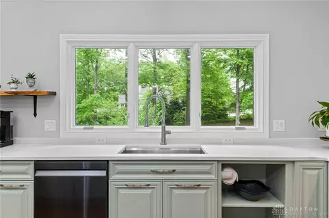 Kitchen - 4708 Todds Fork Dr, Morrow, OH 45152 photo 6 of 8