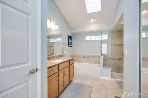 Bath - 6800 Cedar Cove Dr, Centerville, OH 45459 photo 2 of 6