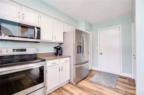 Kitchen - 6800 Cedar Cove Dr, Centerville, OH 45459 photo 6 of 6