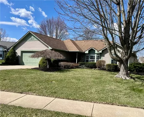 105 Buckcreek Ct, Englewood, OH 45322