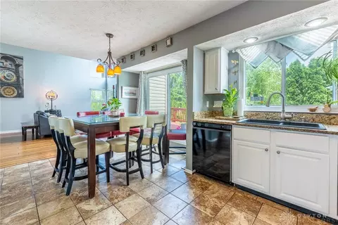 Kitchen - 45 Wheatmore Ct, Springboro, OH 45066 photo 3 of 3
