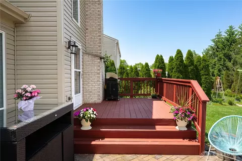 Exterior - 45 Wheatmore Ct, Springboro, OH 45066 photo 3 of 11