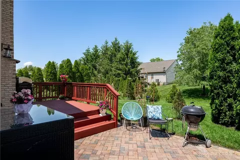 Exterior - 45 Wheatmore Ct, Springboro, OH 45066 photo 4 of 11
