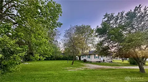 325 Eaton Lewisburg Rd, Eaton, OH 45320