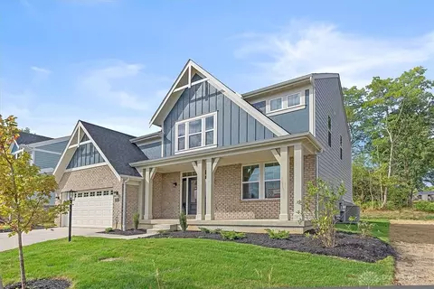 2539 Golden Leaf Dr, Dayton, OH 45431